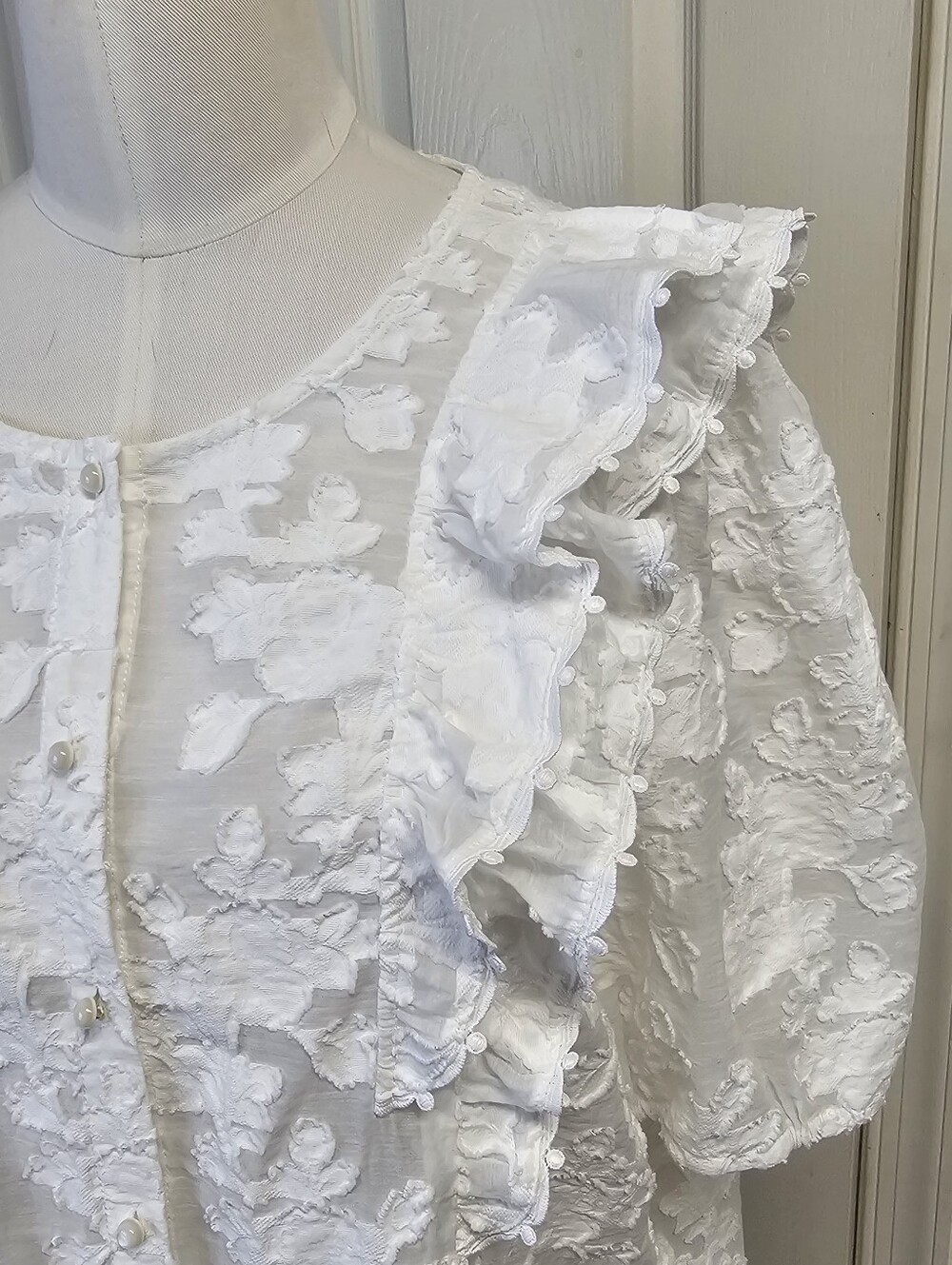 Sezane Jordanna Blouse White Floral Devoré Lace Ruffle Puff Sleeve Sz EU 46 US14 - Picture 3 of 11